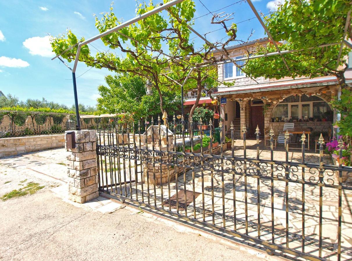 Apartments Matilda 1954 Fažana Εξωτερικό φωτογραφία