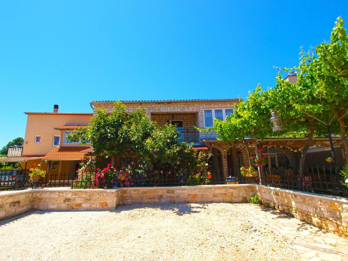 Apartments Matilda 1954 Fažana Εξωτερικό φωτογραφία